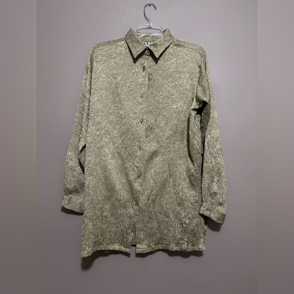 Take Two Clothing Co Button-Up Shirt Women’s Size M